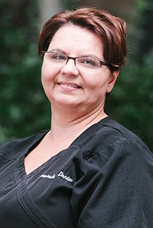Headshot dental assistant Marianne